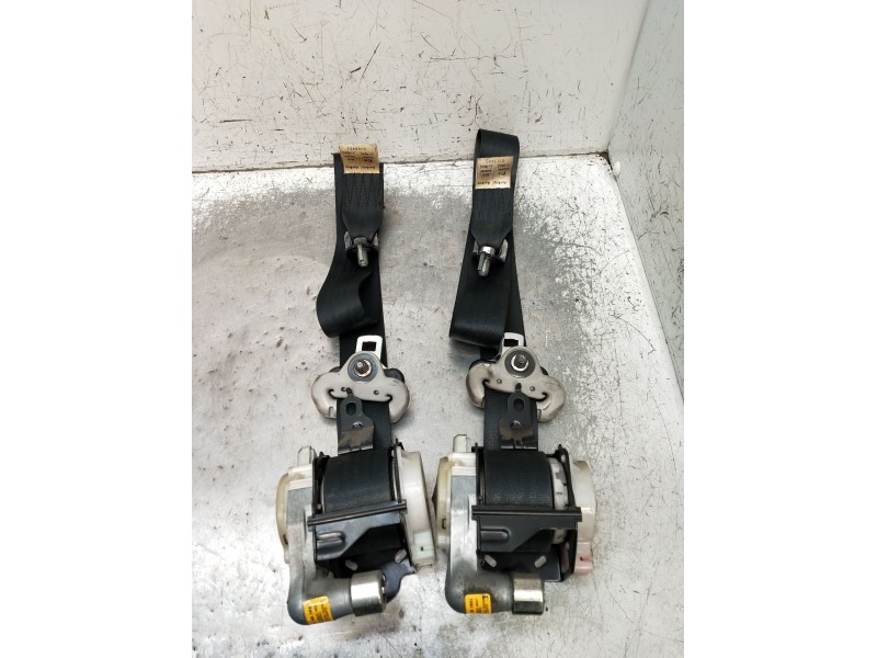 Recambio de juego cinturones delantero para mazda 5 (cr) 2.0 cd (cr19) referencia OEM IAM  5P 2005