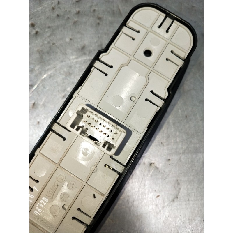 Recambio de mando elevalunas delantero izquierdo para renault megane iii grandtour (kz0/1) 1.5 dci (kz09, kz0d, kz1g, kz29, kz14