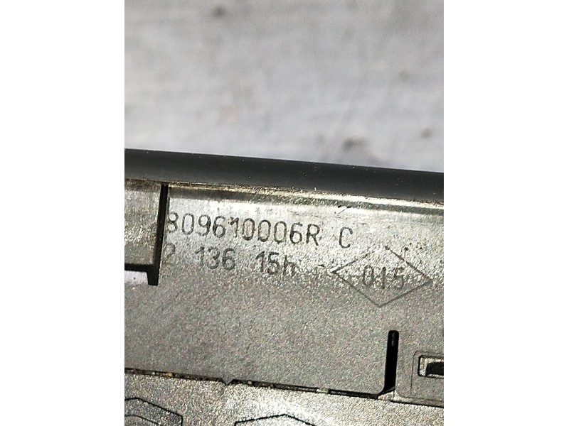 Recambio de mando elevalunas delantero izquierdo para renault megane iii grandtour (kz0/1) 1.5 dci (kz09, kz0d, kz1g, kz29, kz14