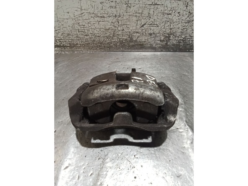 Recambio de pinza freno delantera izquierda para kia ceed tourer (cd) 1.6 crdi 115 referencia OEM IAM   18