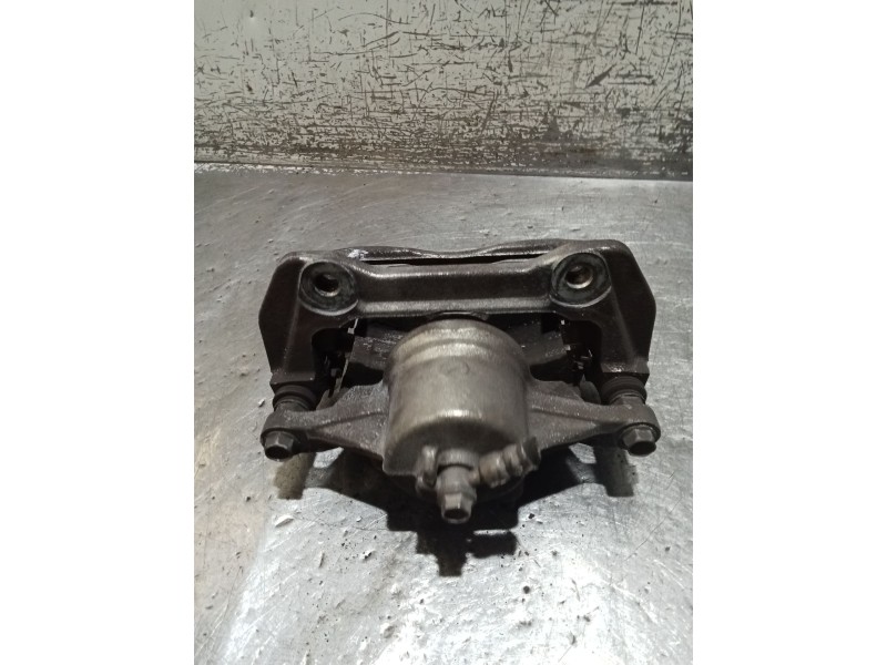 Recambio de pinza freno delantera izquierda para kia ceed tourer (cd) 1.6 crdi 115 referencia OEM IAM   18
