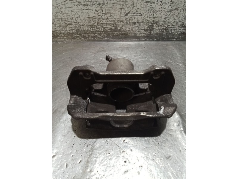 Recambio de pinza freno delantera izquierda para kia ceed tourer (cd) 1.6 crdi 115 referencia OEM IAM   18
