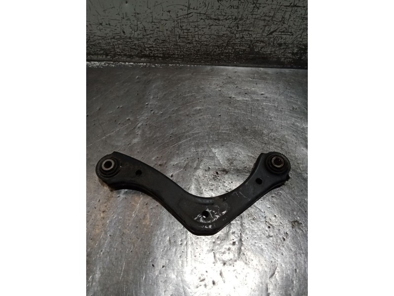 Recambio de brazo suspension superior trasero derecho para kia ceed tourer (cd) 1.6 crdi 115 referencia OEM IAM   18