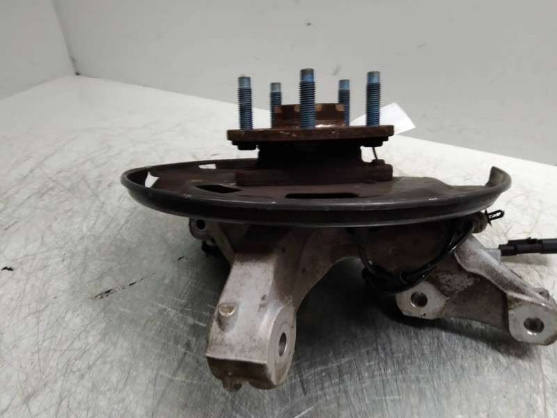 Recambio de mangueta delantera izquierda para opel astra j lim. 1.6 16v cat referencia OEM IAM   