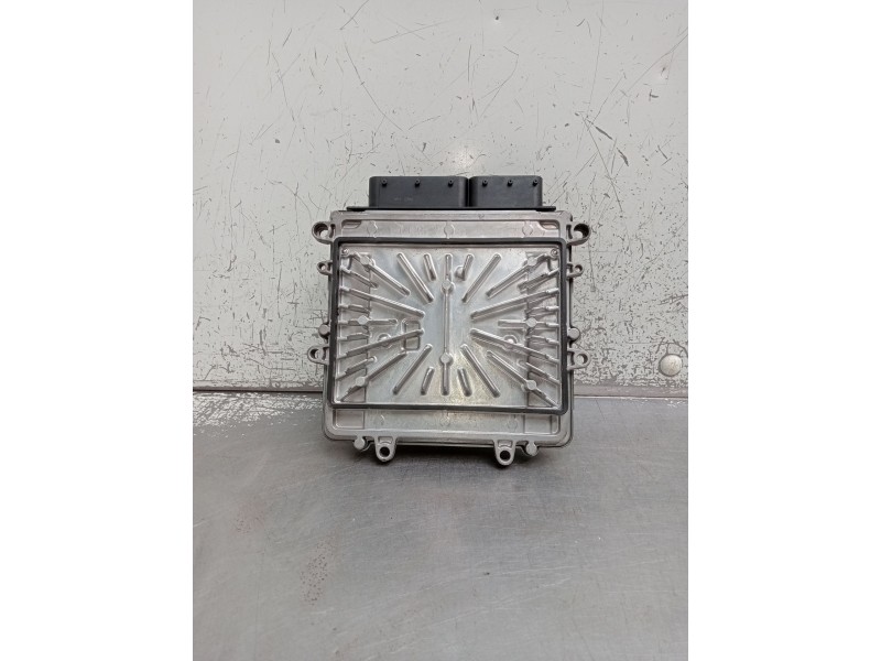 Recambio de centralita motor uce para volvo s60 i (384) d5 referencia OEM IAM 0281012103 30729826 T5BVD 