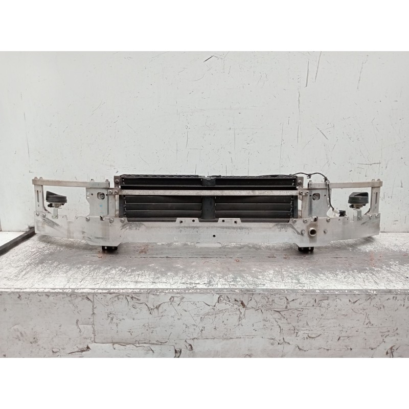 Recambio de refuerzo paragolpes delantero para mercedes-benz clase c (w206) c 200 d (206.003) referencia OEM IAM  PANEL FRONTAL 