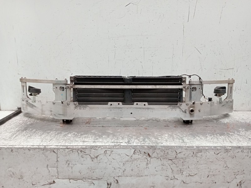 Recambio de refuerzo paragolpes delantero para mercedes-benz clase c (w206) c 200 d (206.003) referencia OEM IAM  PANEL FRONTAL 