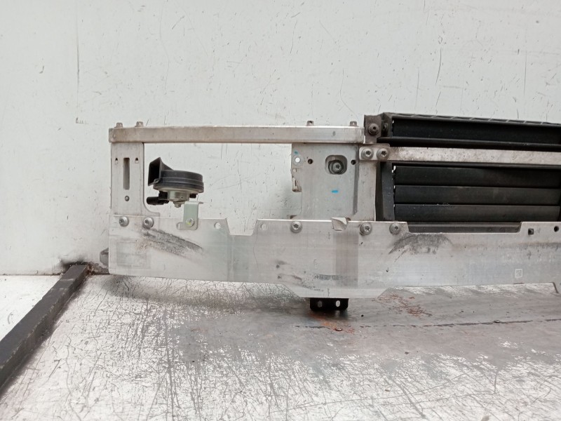 Recambio de refuerzo paragolpes delantero para mercedes-benz clase c (w206) c 200 d (206.003) referencia OEM IAM  PANEL FRONTAL 