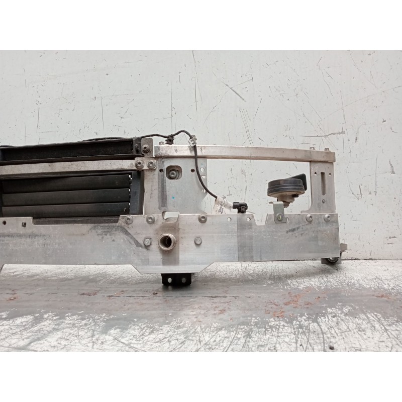 Recambio de refuerzo paragolpes delantero para mercedes-benz clase c (w206) c 200 d (206.003) referencia OEM IAM  PANEL FRONTAL 