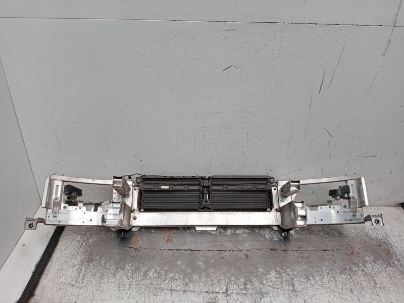 Recambio de refuerzo paragolpes delantero para mercedes-benz clase c (w206) c 200 d (206.003) referencia OEM IAM  PANEL FRONTAL 