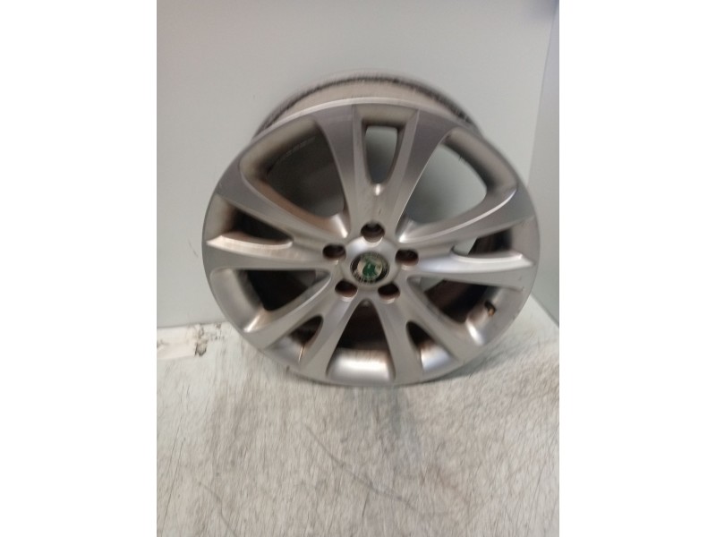 Recambio de juego llantas para skoda superb (3u4) 1.9 tdi referencia OEM IAM 7.5J17H2 3T0601025D 