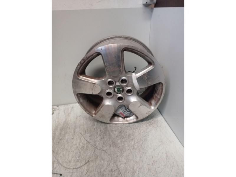 Recambio de juego llantas para skoda octavia combi (1z5) scout 4x4 referencia OEM IAM 7J17H2 1z0601025N ET50