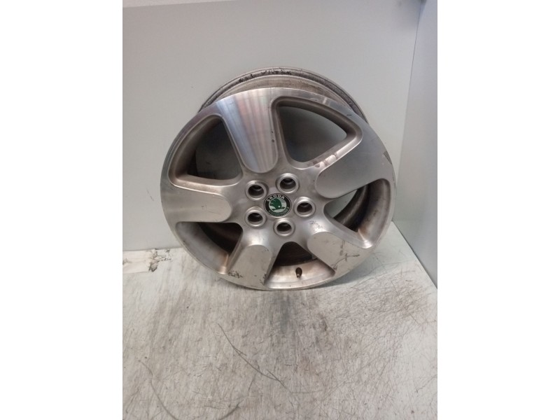 Recambio de juego llantas para skoda octavia combi (1z5) scout 4x4 referencia OEM IAM 7J17H2 1z0601025N ET50