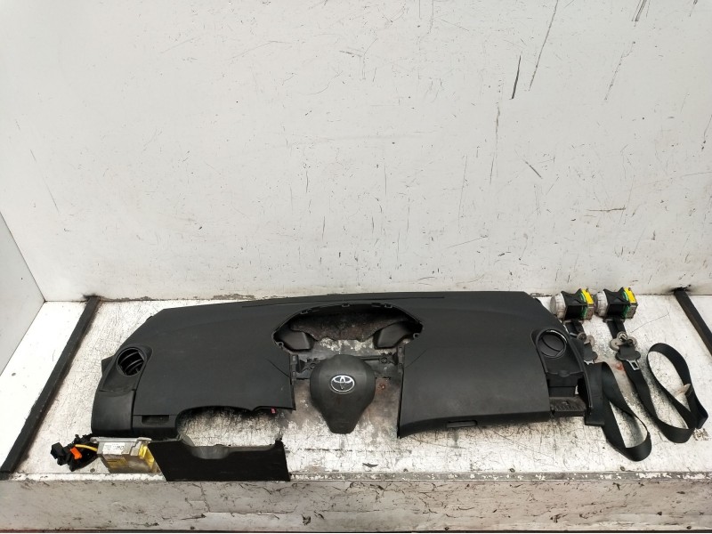 Recambio de kit airbag para toyota yaris (_p9_) 1.3 vvt-i (scp90_) referencia OEM IAM 891700D220  2005