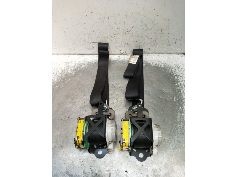 Recambio de kit airbag para toyota yaris (_p9_) 1.3 vvt-i (scp90_) referencia OEM IAM 891700D220  2005