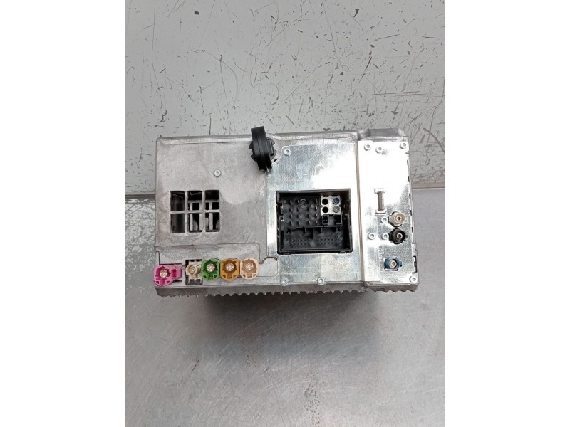 Recambio de sistema audio / radio cd para bmw 5 (f10) 520 d referencia OEM IAM T8GB067 81994301 651281994301 2014