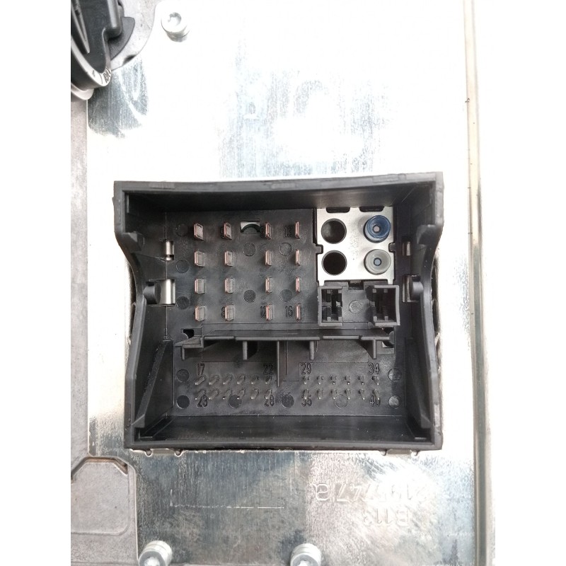 Recambio de sistema audio / radio cd para bmw 5 (f10) 520 d referencia OEM IAM T8GB067 81994301 651281994301 2014