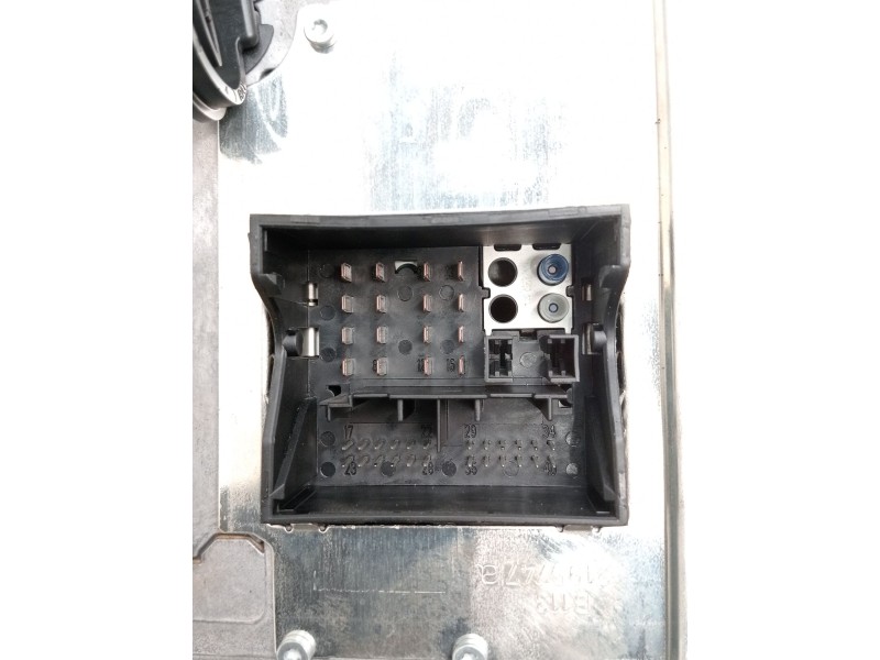 Recambio de sistema audio / radio cd para bmw 5 (f10) 520 d referencia OEM IAM T8GB067 81994301 651281994301 2014