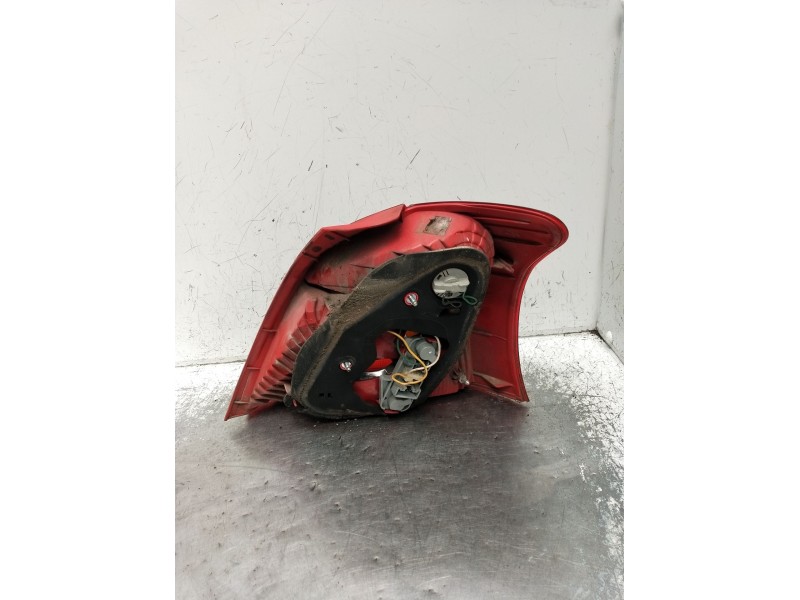 Recambio de piloto trasero izquierdo para toyota yaris (_p9_) 1.3 vvt-i (scp90_) referencia OEM IAM   2005
