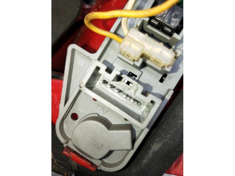 Recambio de piloto trasero izquierdo para toyota yaris (_p9_) 1.3 vvt-i (scp90_) referencia OEM IAM   2005