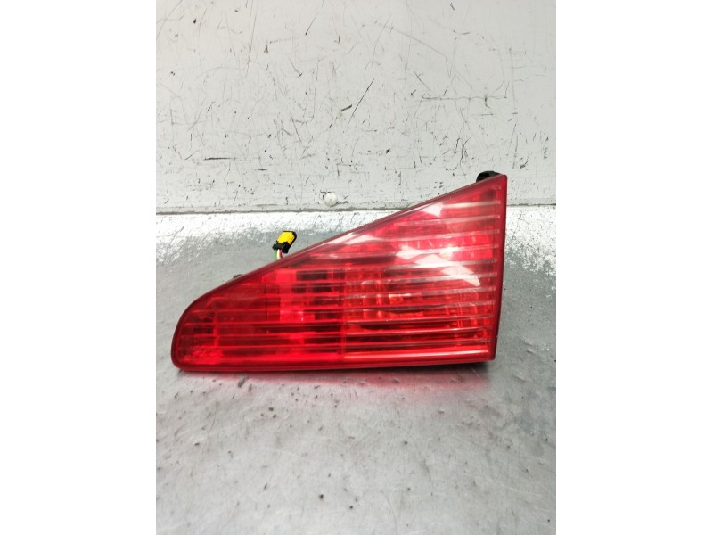 Recambio de piloto trasero derecho interior para peugeot 607 (9d, 9u) 2.7 hdi 24v referencia OEM IAM   2004
