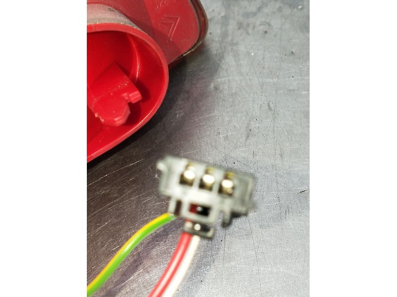 Recambio de piloto trasero derecho interior para peugeot 607 (9d, 9u) 2.7 hdi 24v referencia OEM IAM   2004