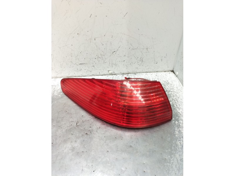 Recambio de piloto trasero izquierdo para peugeot 607 (9d, 9u) 2.7 hdi 24v referencia OEM IAM   2004