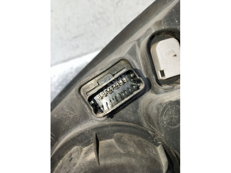 Recambio de faro derecho para peugeot 607 (9d, 9u) 2.7 hdi 24v referencia OEM IAM 89035114 XENON VER FOTOS PATILLA ROTA 2004