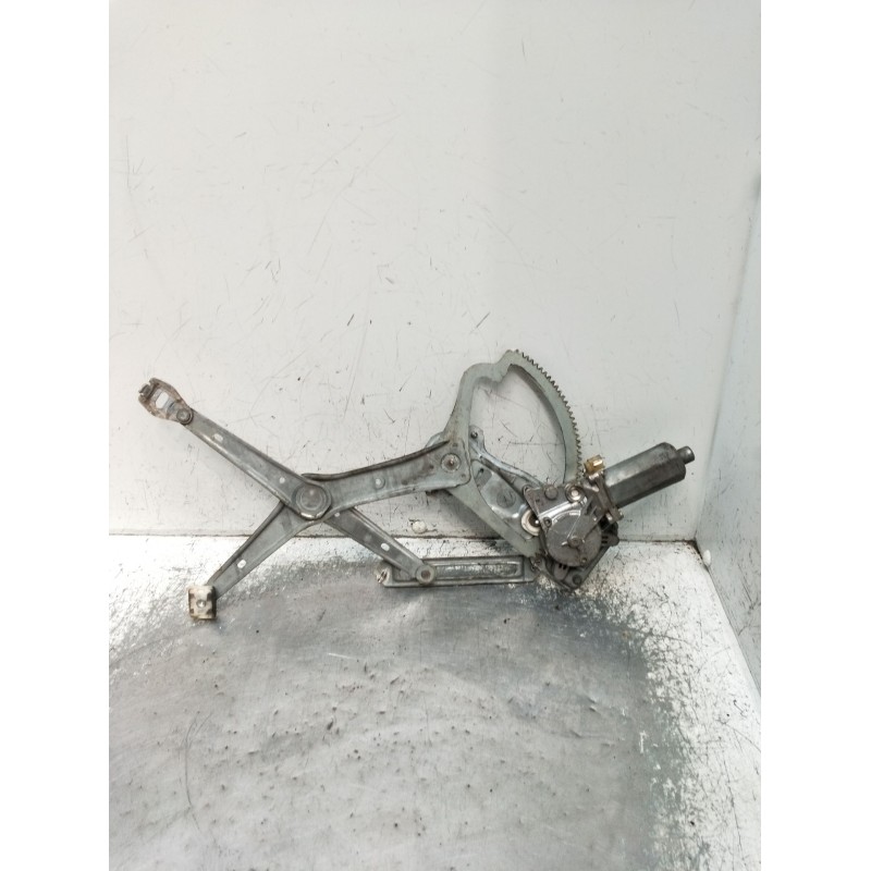 Recambio de elevalunas delantero izquierdo para mercedes-benz clase c (w202) c 280 (202.028) referencia OEM IAM  5P 1993