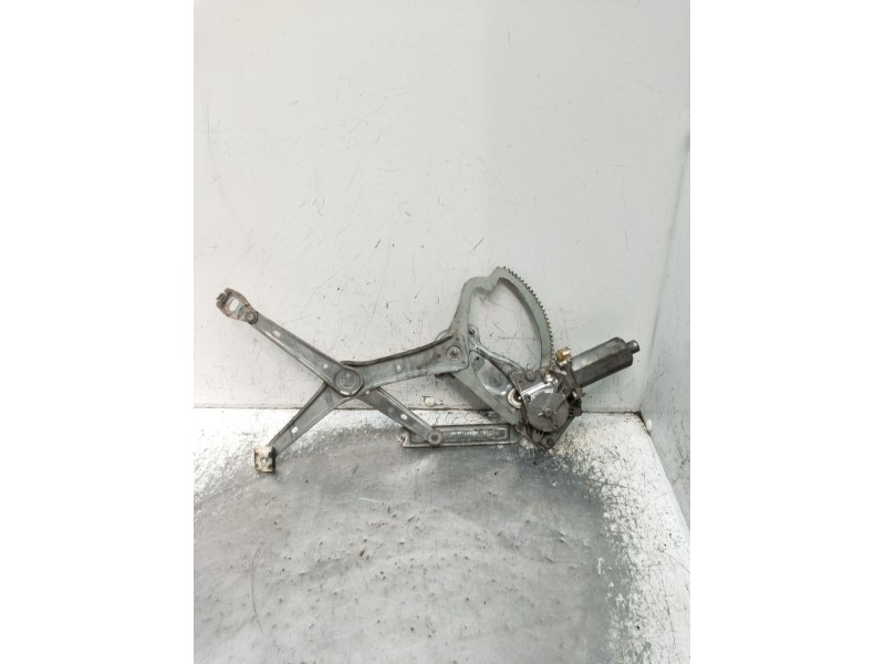 Recambio de elevalunas delantero izquierdo para mercedes-benz clase c (w202) c 280 (202.028) referencia OEM IAM  5P 1993