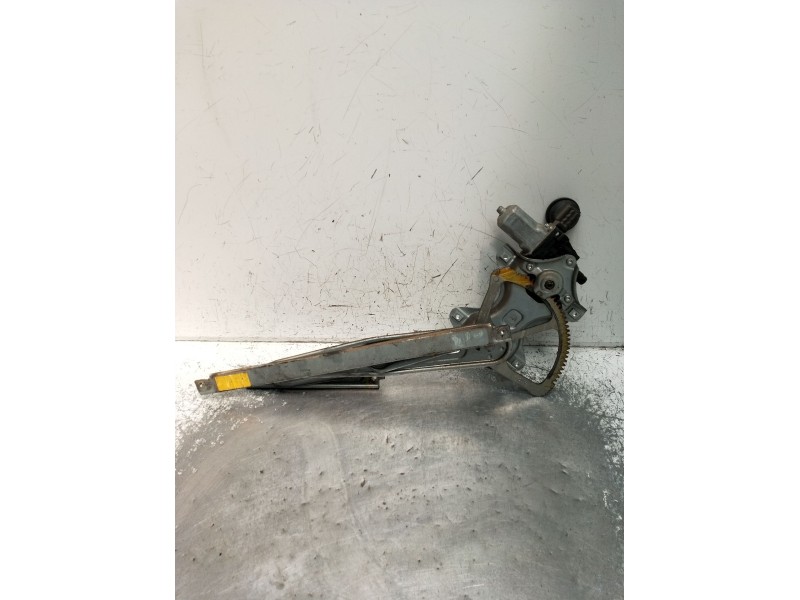 Recambio de elevalunas delantero derecho para toyota yaris (_p9_) 1.3 vvt-i (scp90_) referencia OEM IAM 857100D100 3P 2005