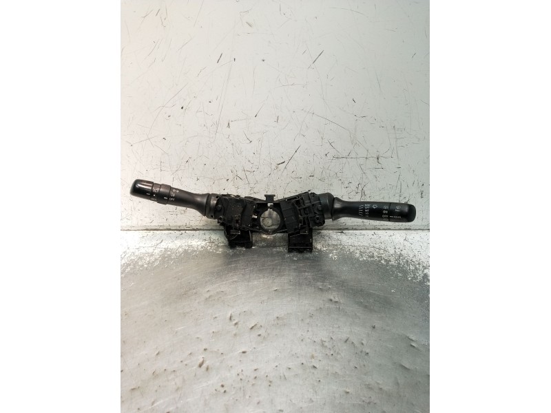 Recambio de mando luces para toyota yaris (_p9_) 1.3 vvt-i (scp90_) referencia OEM IAM   2005