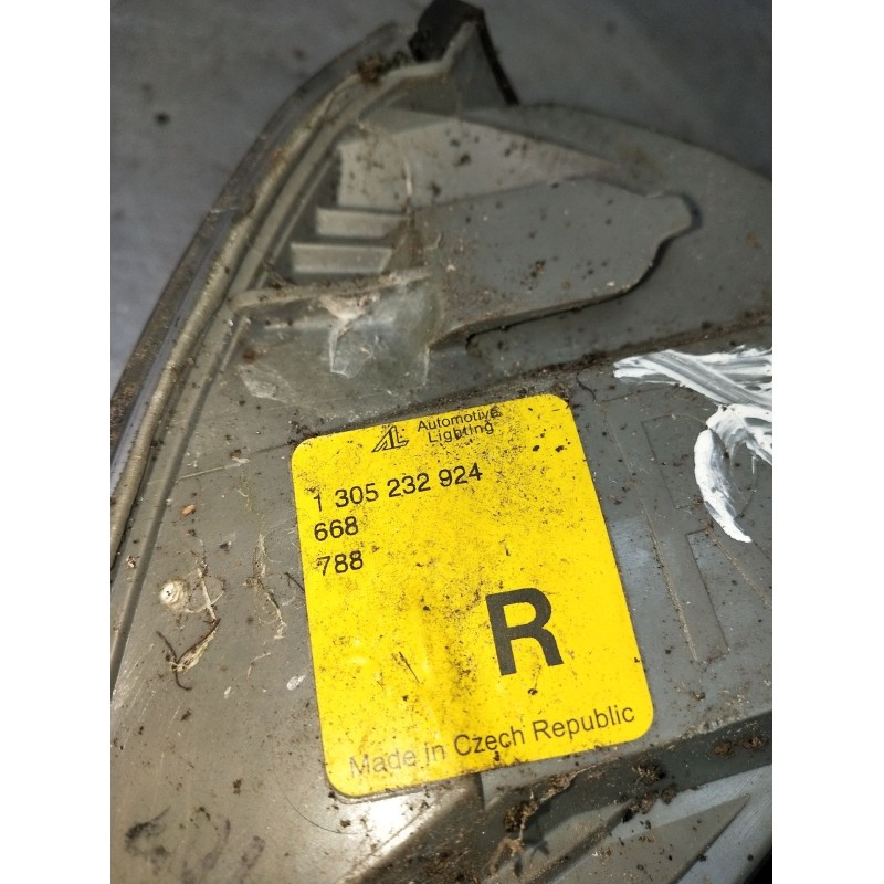 Recambio de piloto delantero derecho para mercedes-benz clase c (w202) c 280 (202.028) referencia OEM IAM 1305232924  1993