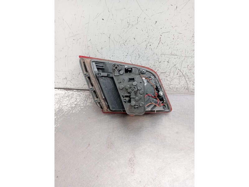 Recambio de piloto trasero derecho interior para bmw 5 (f10) 520 d referencia OEM IAM 6321730616408 2TZ01114502 2014