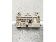 Recambio de caja reles / fusibles para volvo v50 (545) 2.0 d referencia OEM IAM 8690720 00204619519096127 2004