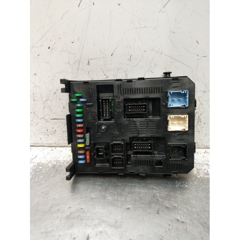 Recambio de caja reles / fusibles para peugeot 607 (9d, 9u) 2.7 hdi 24v referencia OEM IAM 216760315B 281133426A 281148344A 2004