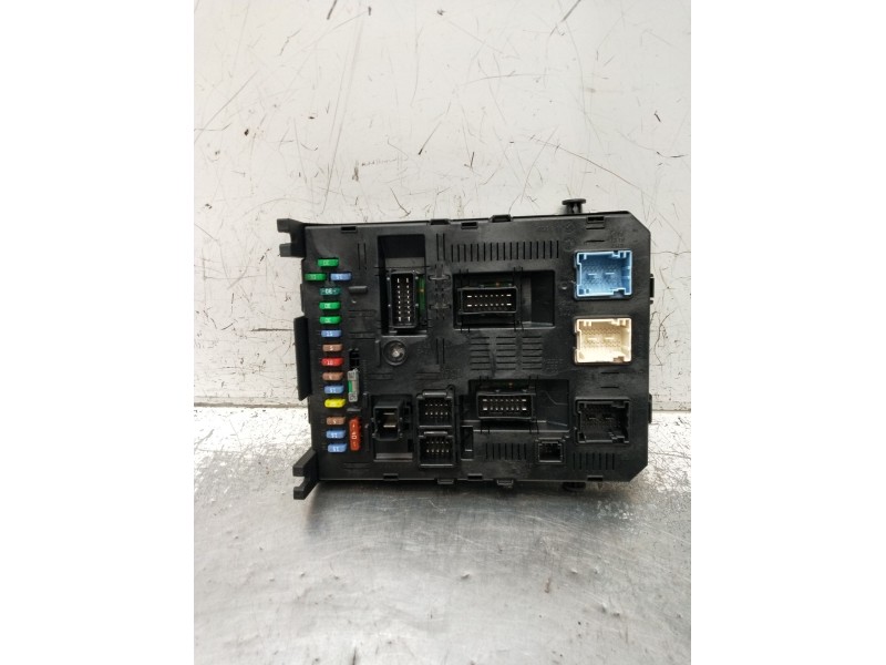 Recambio de caja reles / fusibles para peugeot 607 (9d, 9u) 2.7 hdi 24v referencia OEM IAM 216760315B 281133426A 281148344A 2004