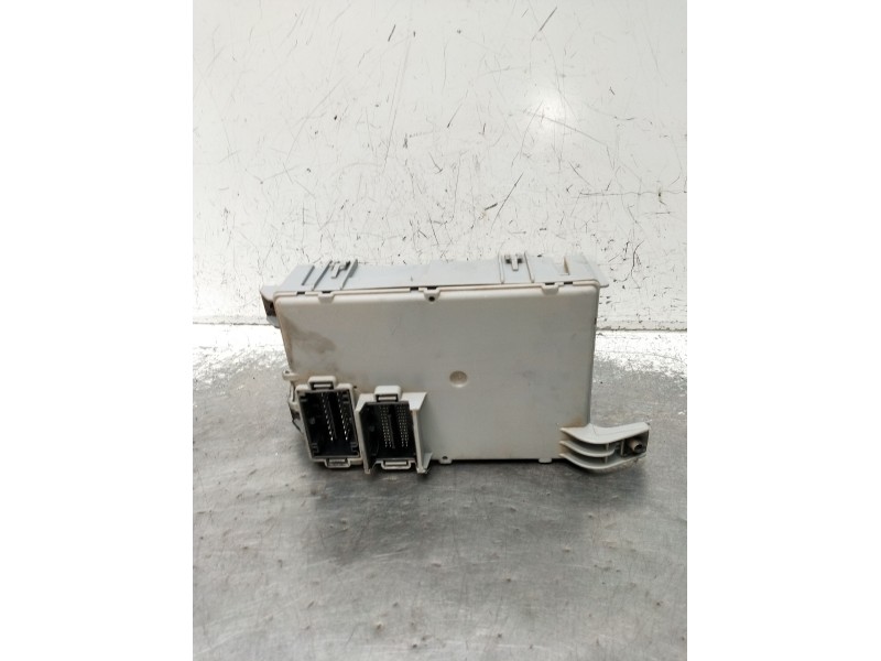 Recambio de caja reles / fusibles para fiat panda (312_, 319_) 1.2 (312pxa1a) referencia OEM IAM 00520339260 F14AM433RX 28488479