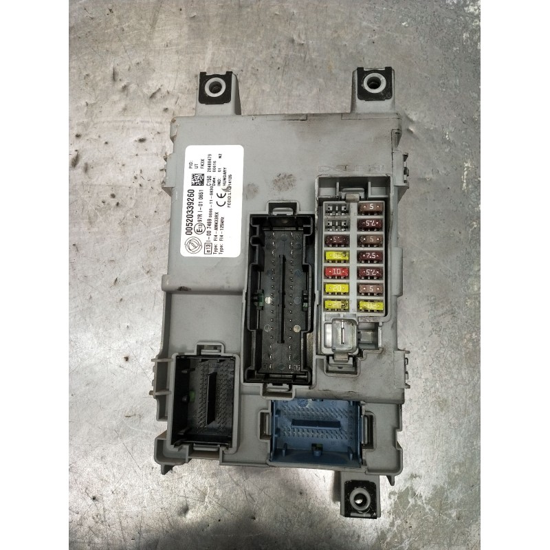 Recambio de caja reles / fusibles para fiat panda (312_, 319_) 1.2 (312pxa1a) referencia OEM IAM 00520339260 F14AM433RX 28488479