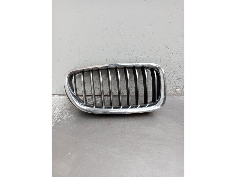 Recambio de rejilla delantera para bmw 5 (f10) 520 d referencia OEM IAM  DERECHA 2014