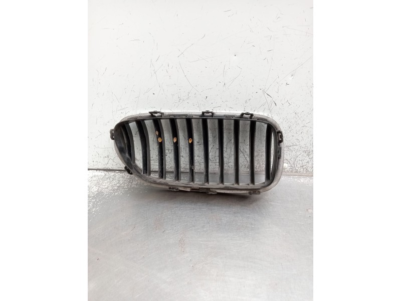 Recambio de rejilla delantera para bmw 5 (f10) 520 d referencia OEM IAM  IZQUIERDO 2014