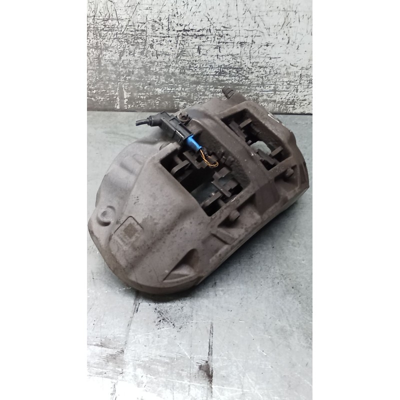 Recambio de pinza freno delantera derecha para mercedes-benz clase c (w206) c 200 d (206.003) referencia OEM IAM  BREMBO 21
