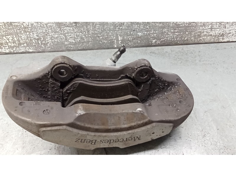 Recambio de pinza freno delantera izquierda para mercedes-benz clase c (w206) c 200 d (206.003) referencia OEM IAM  BREMBO 21