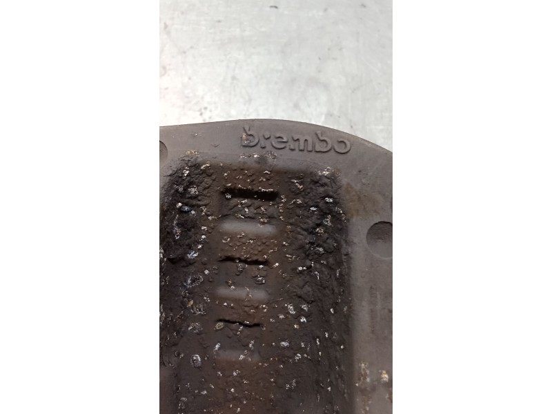 Recambio de pinza freno delantera izquierda para mercedes-benz clase c (w206) c 200 d (206.003) referencia OEM IAM  BREMBO 21