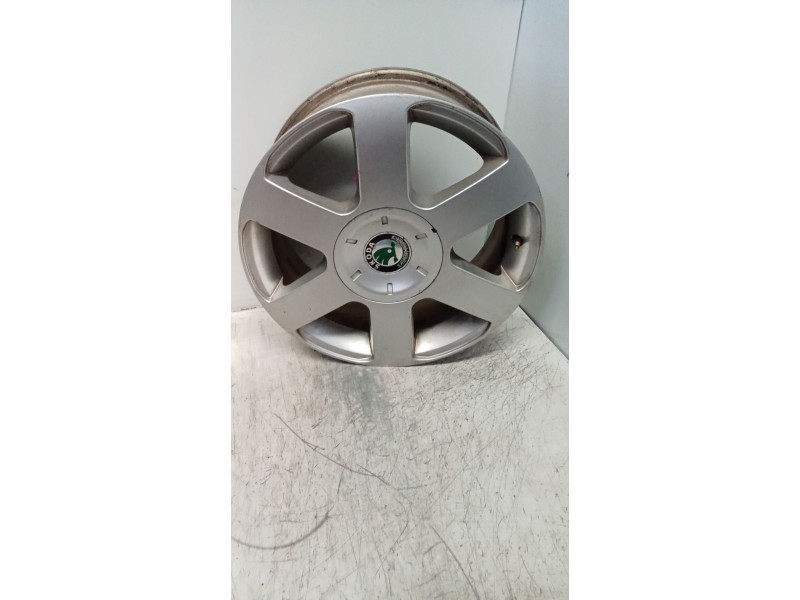 Recambio de juego llantas para skoda octavia berlina (1z3) referencia OEM IAM 6.5J16H2 1z0601025B 
