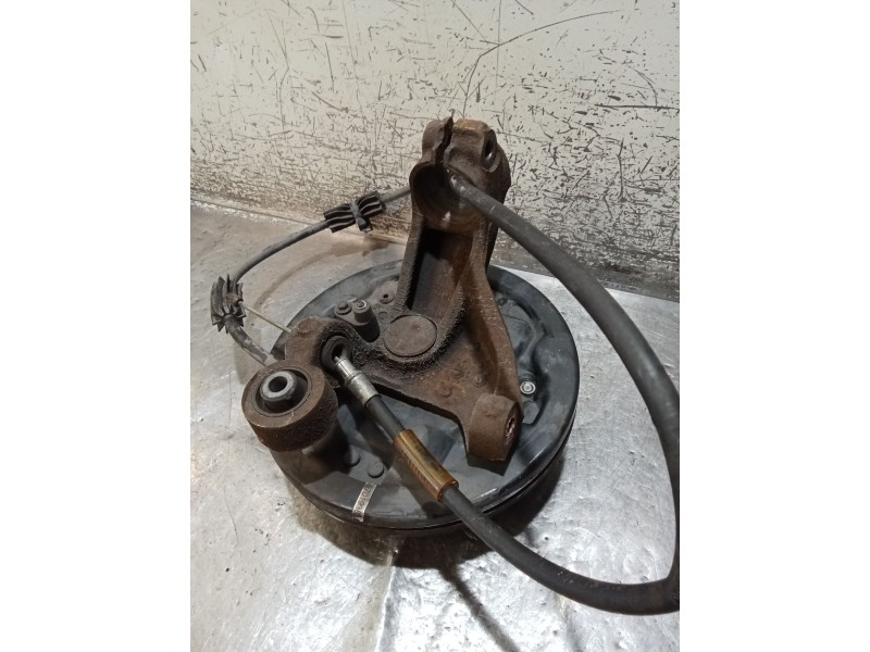 Recambio de mangueta trasera derecha para ford mondeo ii sedán (bfp) 2.0 i referencia OEM IAM   