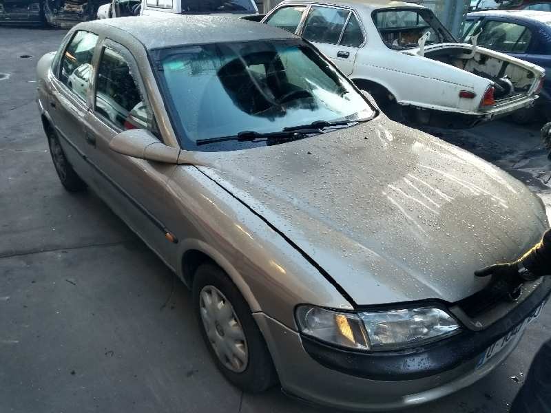 opel vectra b berlina del año 1996