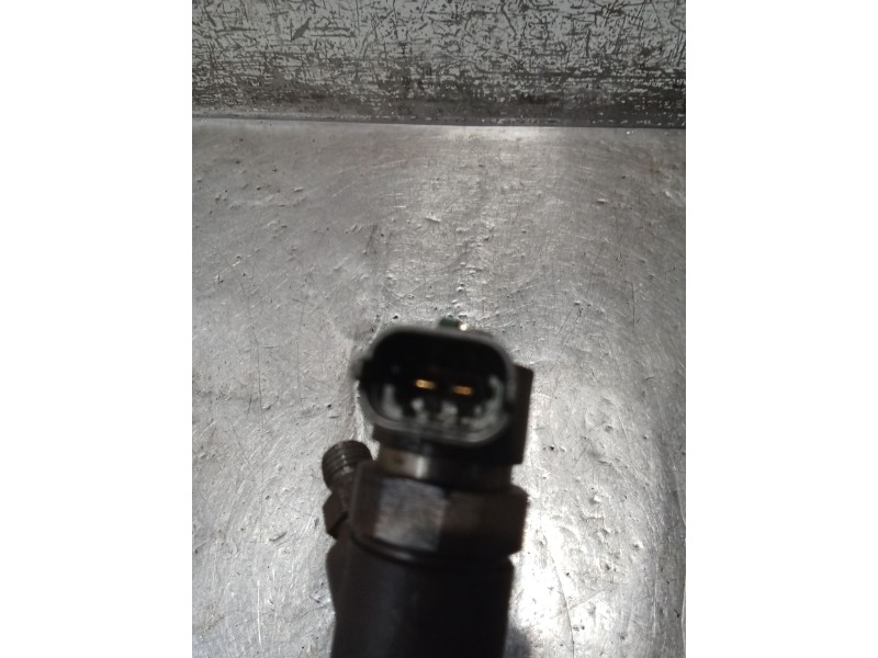 Recambio de inyector para volvo s60 i (384) d5 referencia OEM IAM   