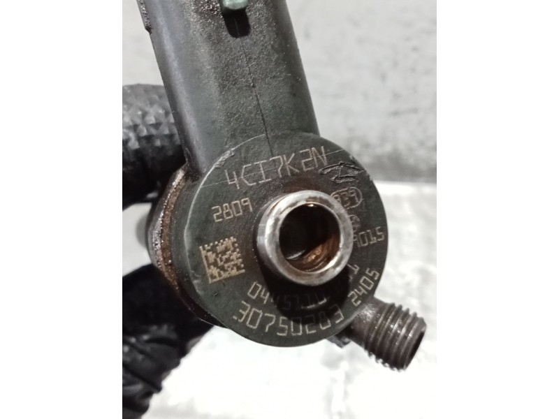 Recambio de inyector para volvo s60 i (384) d5 referencia OEM IAM   