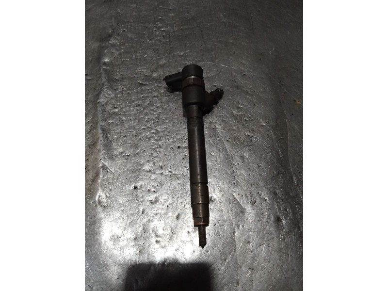 Recambio de inyector para volvo s60 i (384) d5 referencia OEM IAM   